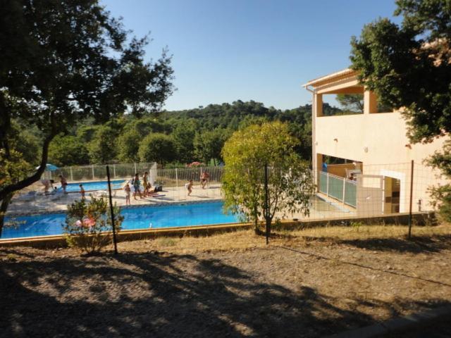 Mobil Home 6 Personnes Rocbaron Εξωτερικό φωτογραφία